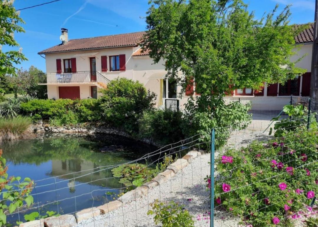 Charmant Logement Entier A La Campagne Sencenac-Puy-de-Fourches Exterior foto